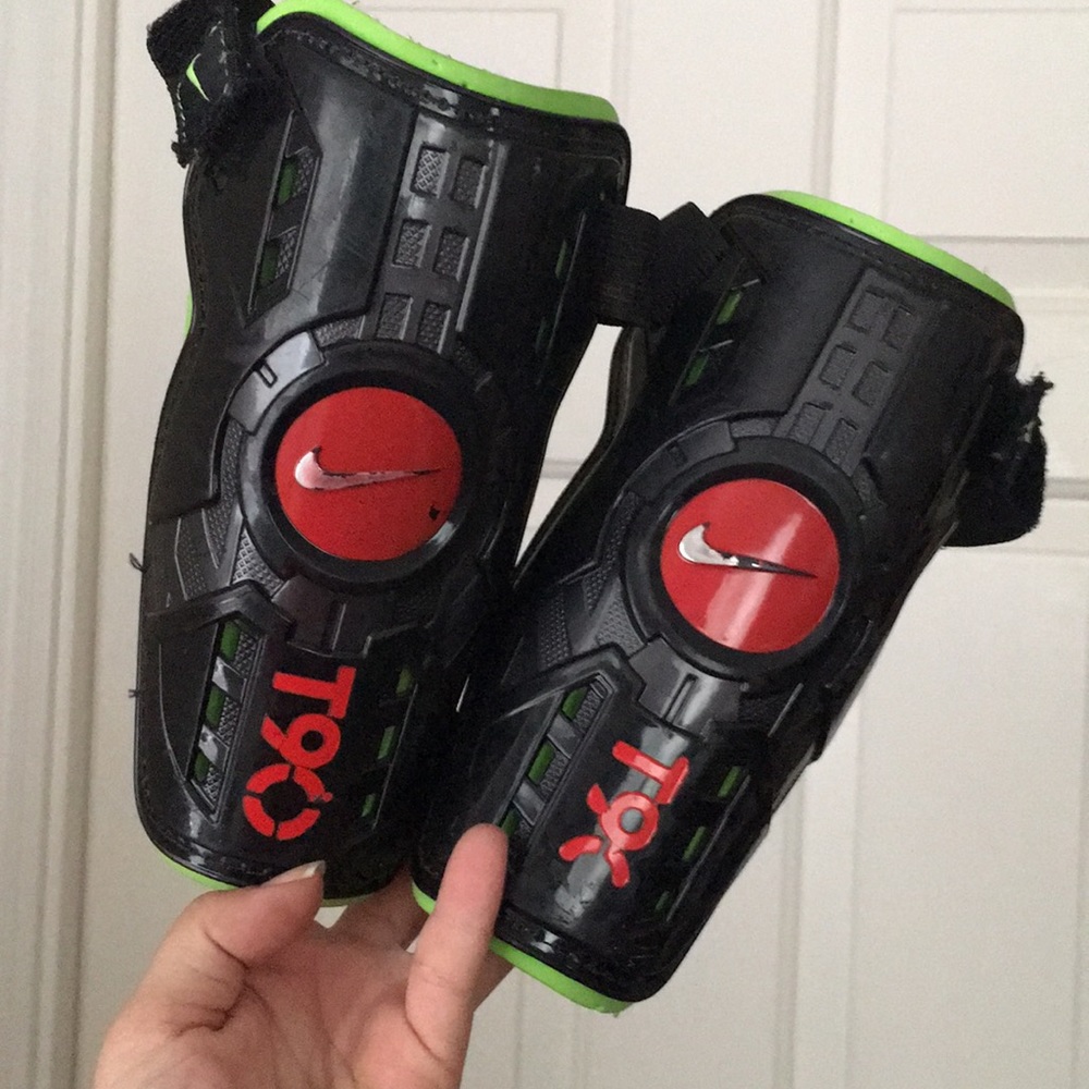 Nike T9O shin guards